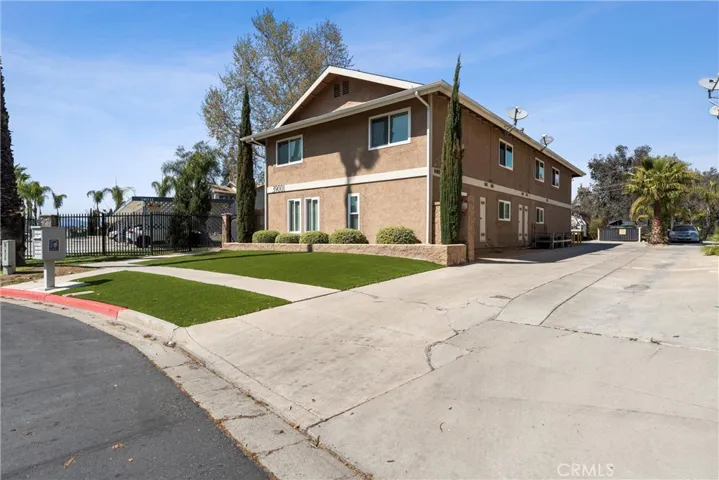 39001 Calle Hermosa, Murrieta, California 92563