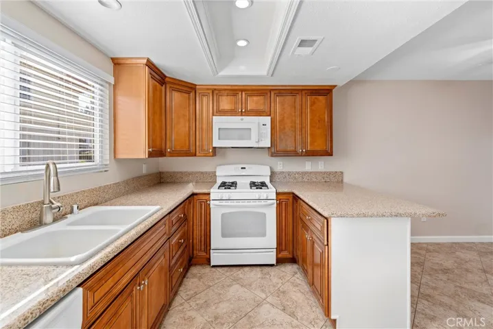 39001 Calle Hermosa, Murrieta, California 92563