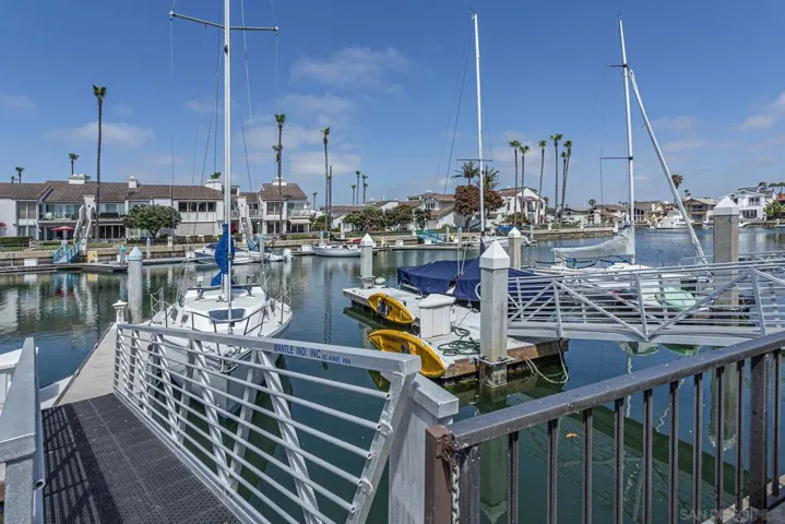 Waterfront/Dock/Pier