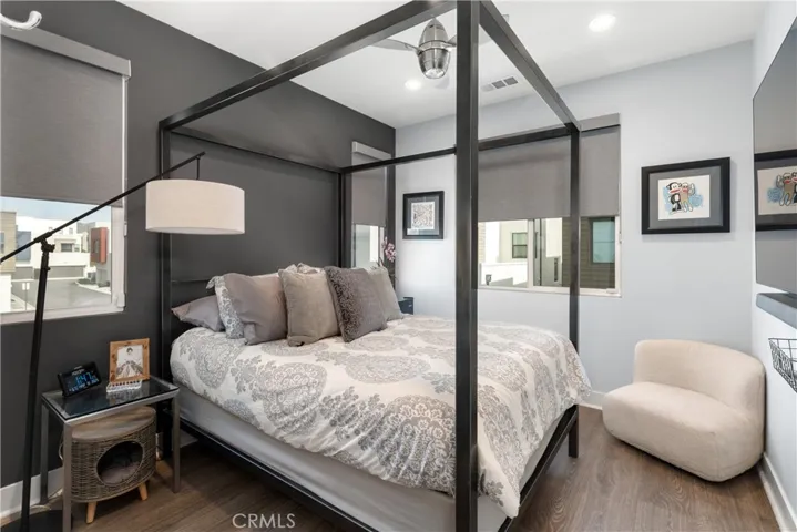 Second spacious bedroom