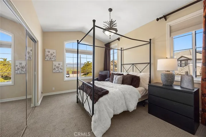 Ensuite, with Views of the Mountains