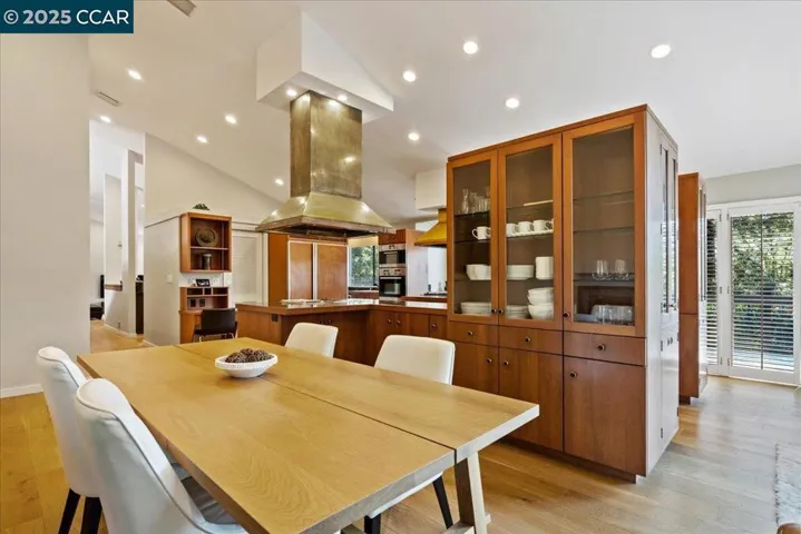 12 Lost Valley Dr, Orinda, California 94563