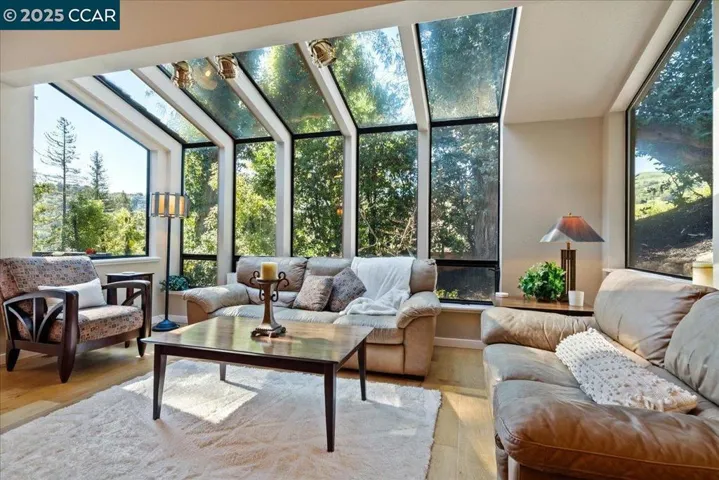 12 Lost Valley Dr, Orinda, California 94563