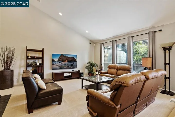 12 Lost Valley Dr, Orinda, California 94563