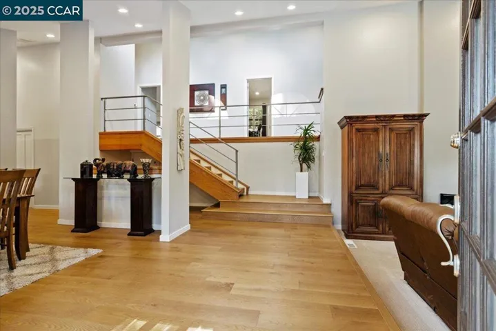 12 Lost Valley Dr, Orinda, California 94563