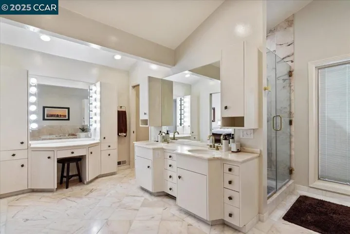 12 Lost Valley Dr, Orinda, California 94563