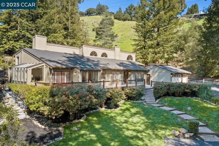 12 Lost Valley Dr, Orinda, California 94563