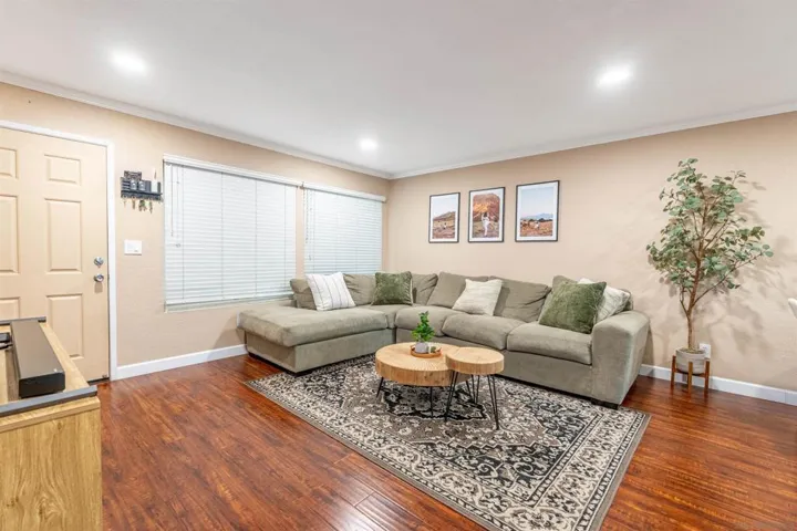 10317 Caminito Surabaya 81, San Diego, California 92131