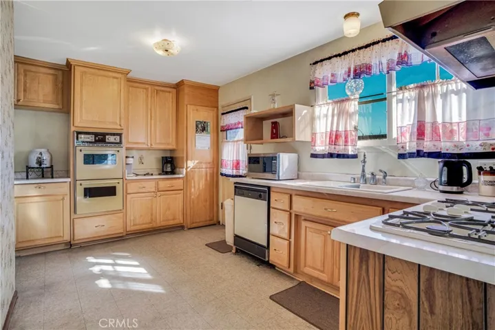 24250 Friar Street, Woodland Hills, California 91367