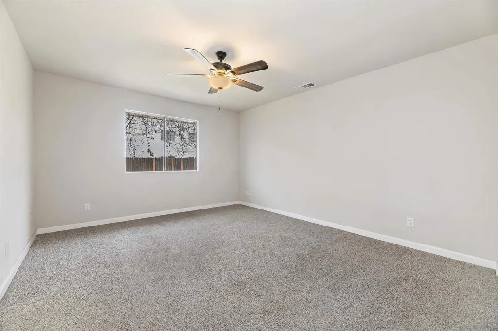 639 E 5th St, San Jacinto, California 92583 home-pic-14