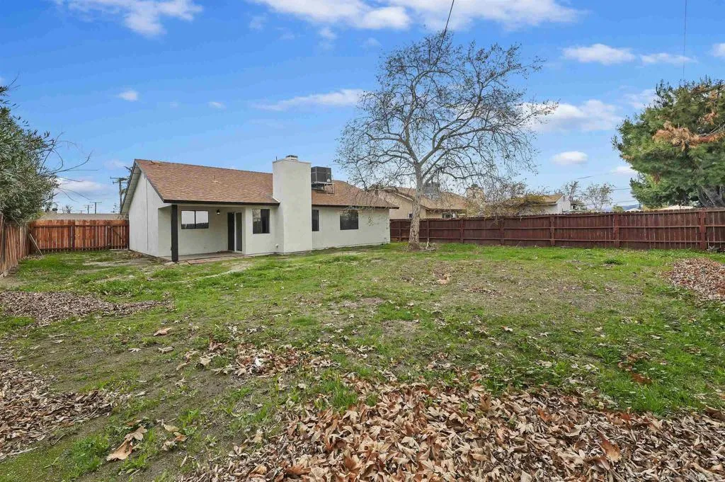 639 E 5th St, San Jacinto, California 92583 home-pic-24