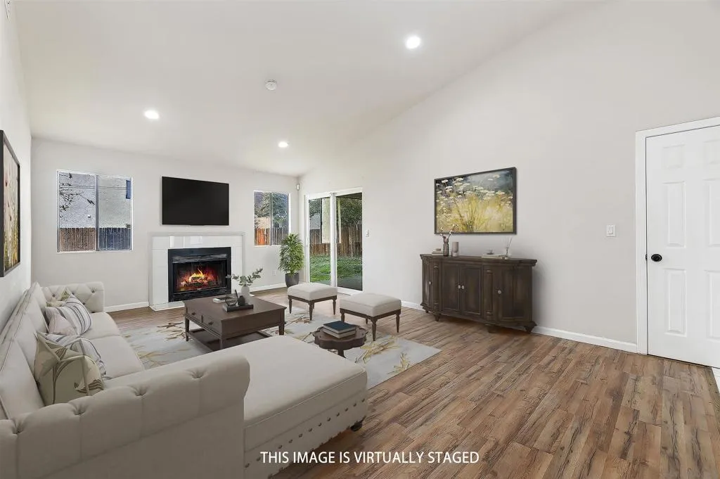 639 E 5th St, San Jacinto, California 92583 home-pic-1