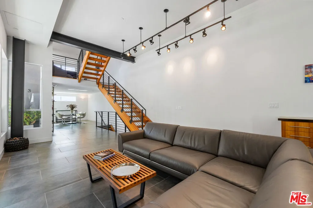 852 10th Street 3, Santa Monica, California 90403 home-pic-2