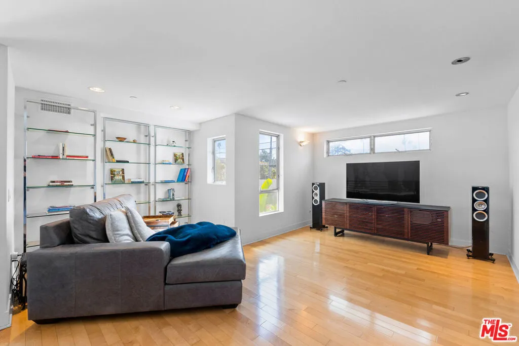 852 10th Street 3, Santa Monica, California 90403 home-pic-15