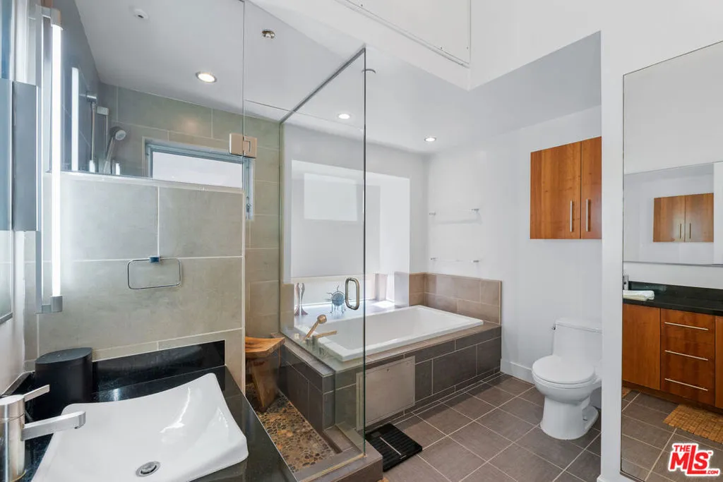 852 10th Street 3, Santa Monica, California 90403 home-pic-19