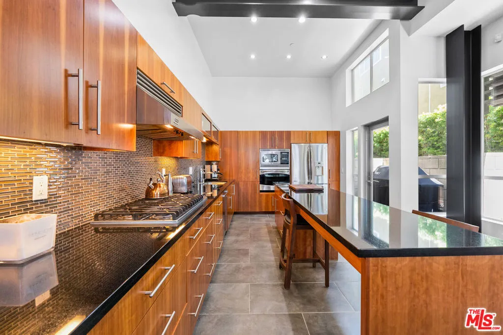 852 10th Street 3, Santa Monica, California 90403 home-pic-8