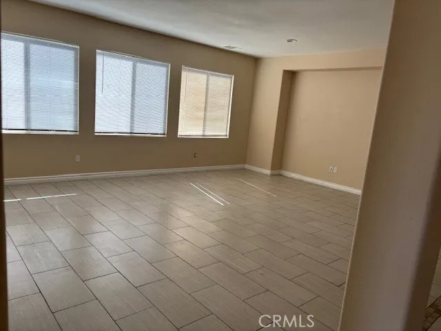 1610 E Avenue J2, Lancaster, California 93535 home-pic-2