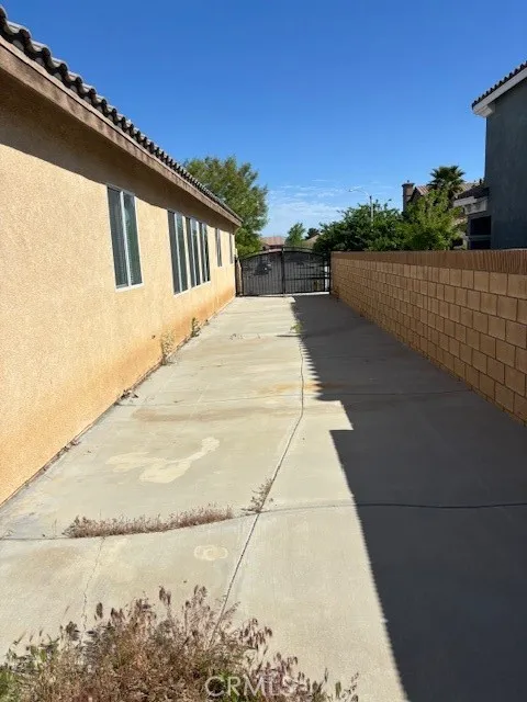 1610 E Avenue J2, Lancaster, California 93535 home-pic-11