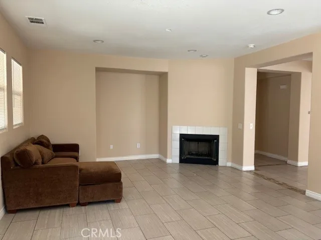 1610 E Avenue J2, Lancaster, California 93535 home-pic-3