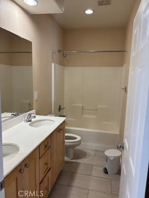 1610 E Avenue J2, Lancaster, California 93535 home-pic-8