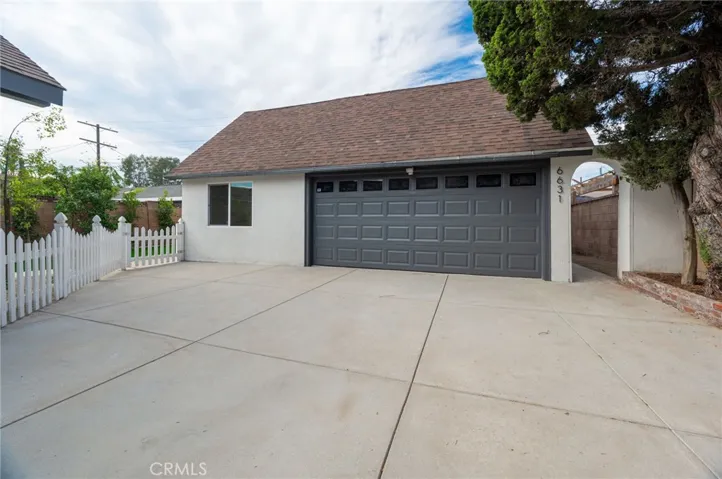 6631 Kraft Avenue, North Hollywood, California 91606