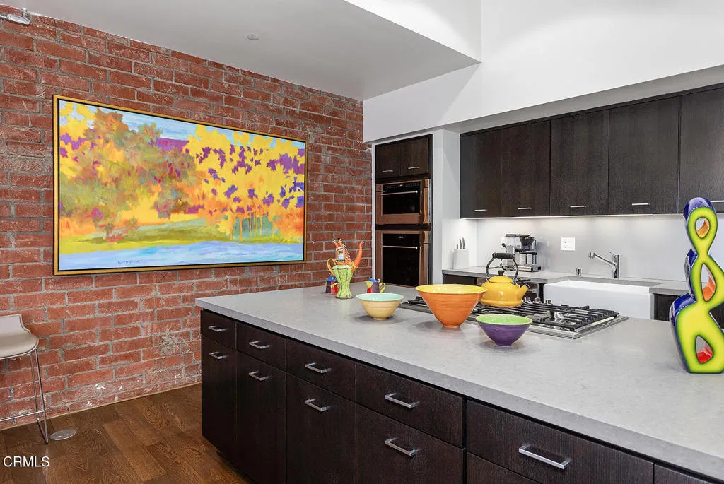 940 E 2nd Street 37, Los Angeles, California 90012 home-pic-19