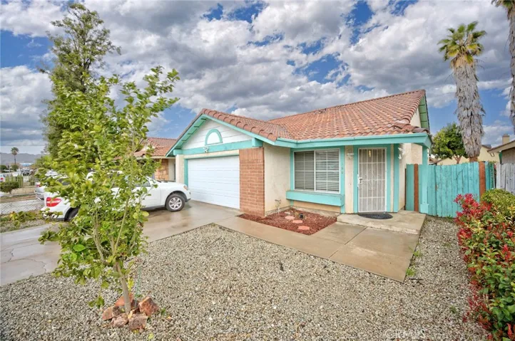 190 Oaktree Drive, Perris, California 92571