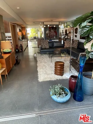 Living Room Thru