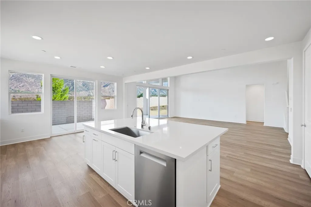 34524 Kadota Street, Yucaipa, California 92399 home-pic-18