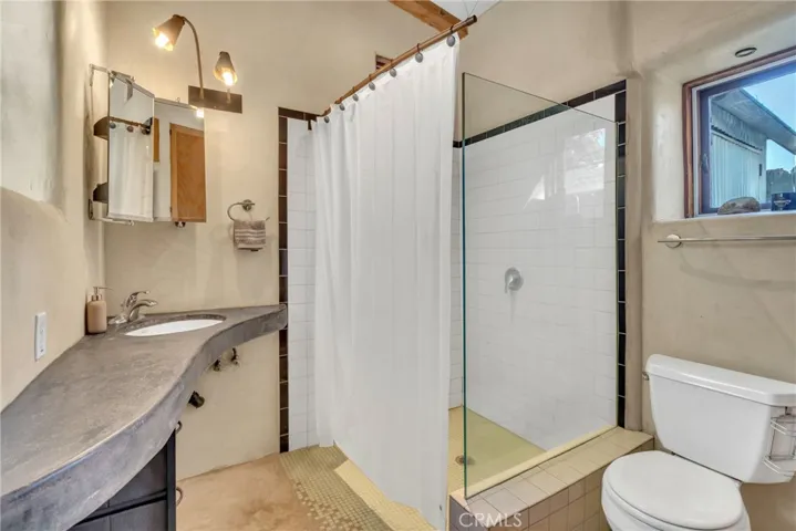 Studio Loft Bathroom