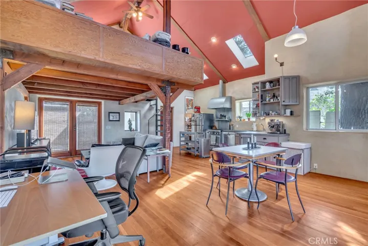 Studio Loft Inside