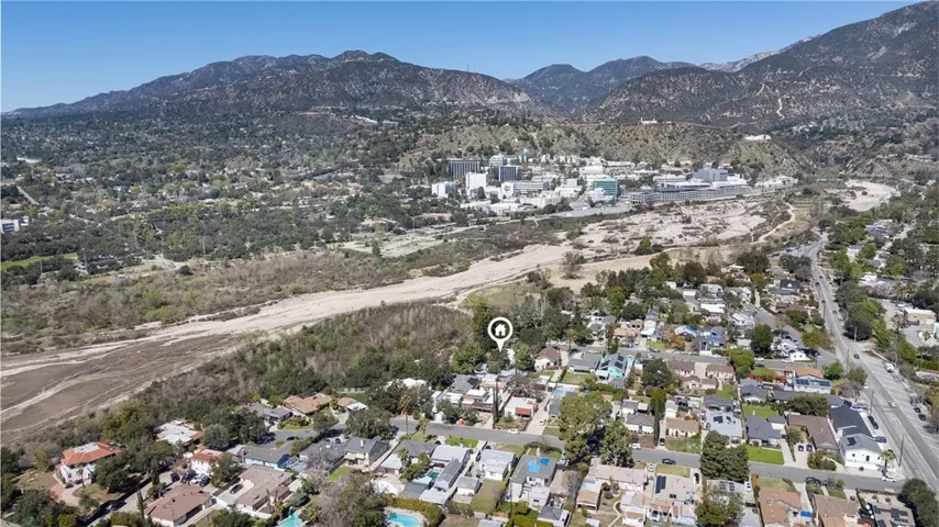 978 Kent Street, Altadena, California 91001