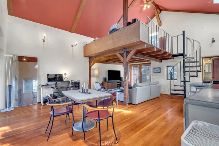 Studio Loft Inside