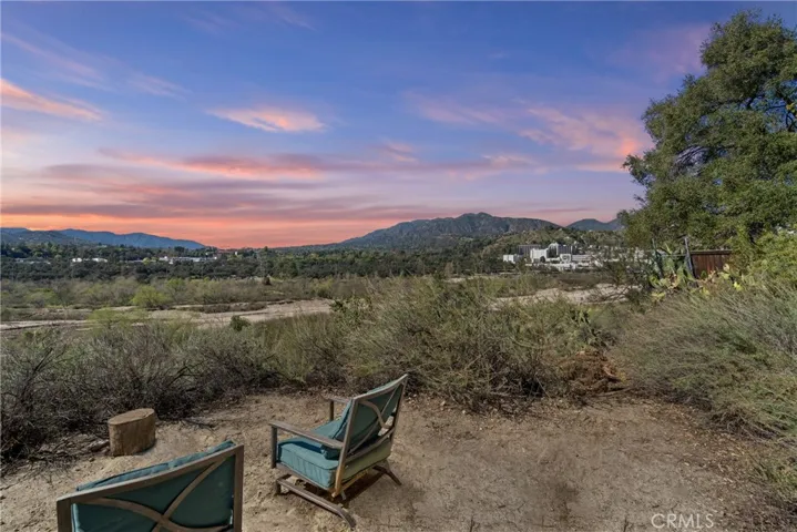 978 Kent Street, Altadena, California 91001