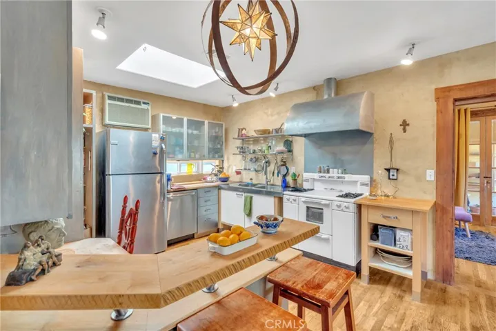 Back House​​‌​​​​‌​​‌‌​​‌​​​‌‌​​​‌​​‌‌​​‌‌​​‌‌​​​​ Kitchen