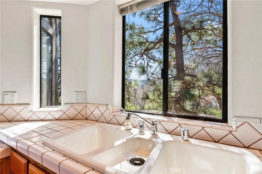28245 Arbon Lane, Lake Arrowhead, California 92352 home-pic-8
