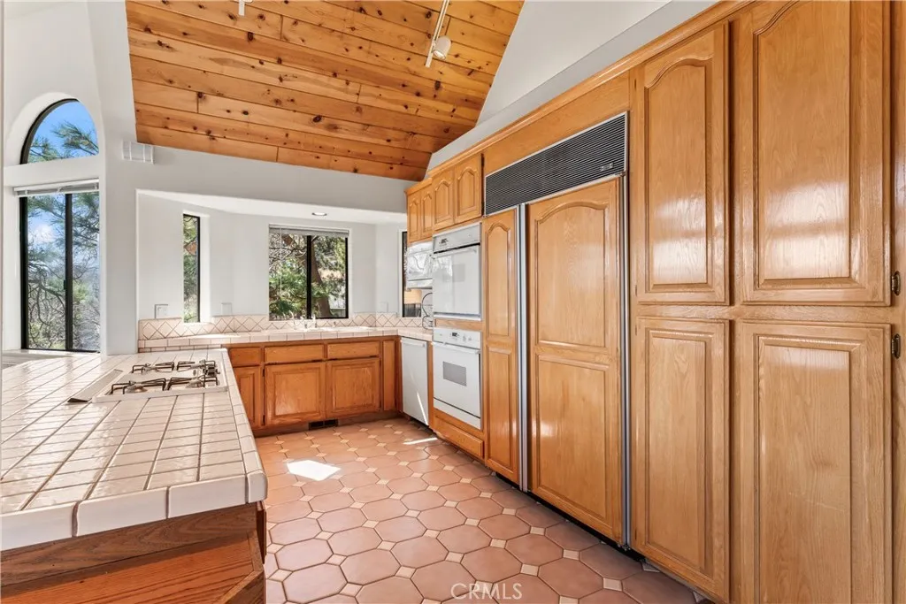 28245 Arbon Lane, Lake Arrowhead, California 92352 home-pic-5
