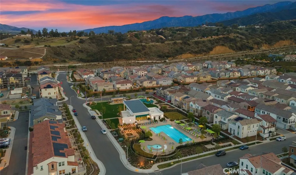 2227 Melogold Way, Corona, California 92883 home-pic-51