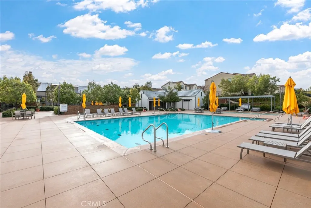 2227 Melogold Way, Corona, California 92883 home-pic-65