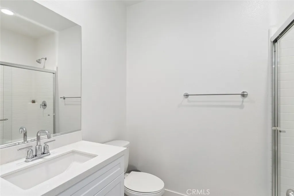 2227 Melogold Way, Corona, California 92883 home-pic-17