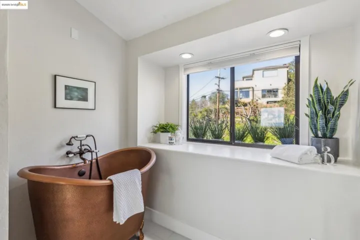 Primary Bath - tub