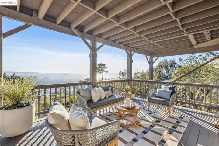 Deck off middle level