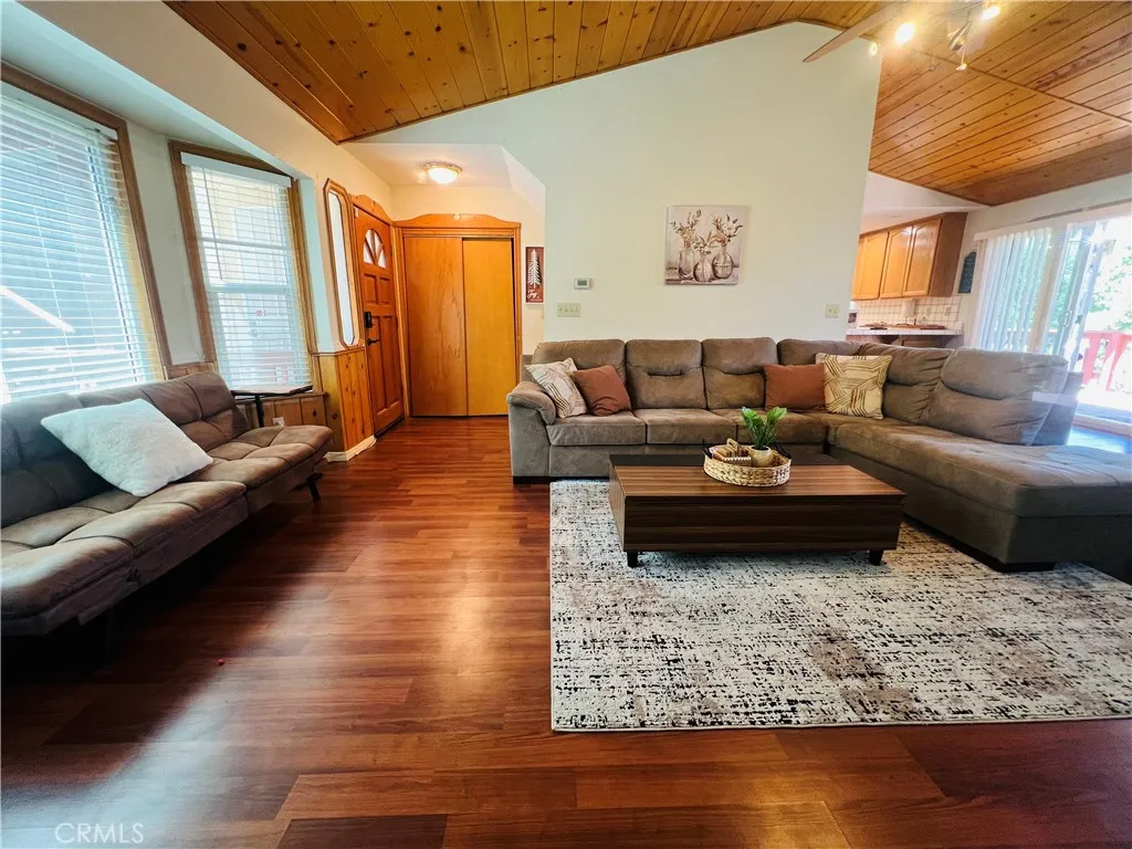 385 Wylerhorn Drive, Crestline, California 92325 home-pic-8