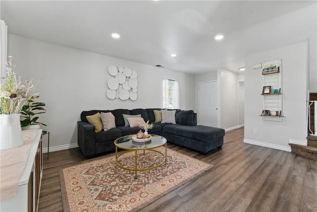 25595 Sierra Cadiz Court, Moreno Valley, California 92551 home-pic-4