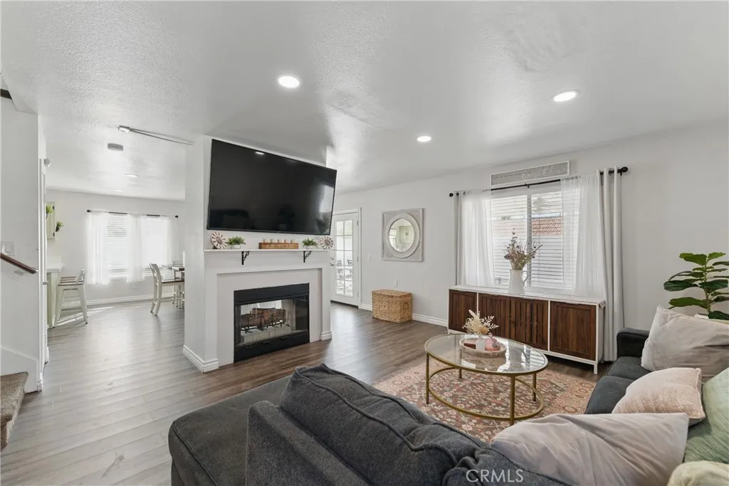 25595 Sierra Cadiz Court, Moreno Valley, California 92551 home-pic-3