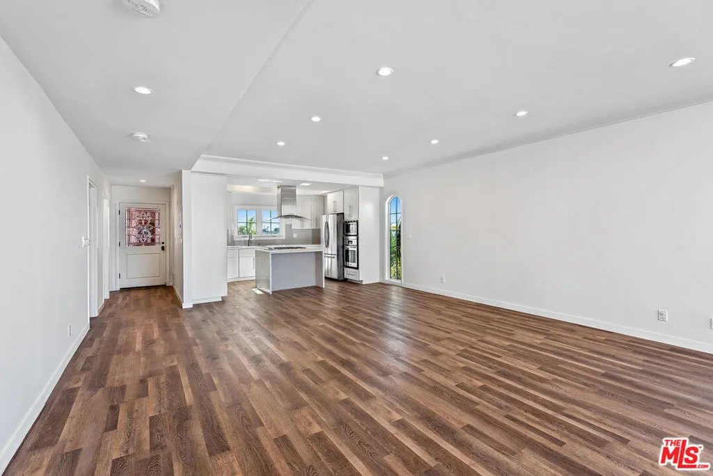 6220 Pacific Avenue 301, Playa Del Rey, California 90293 home-pic-4