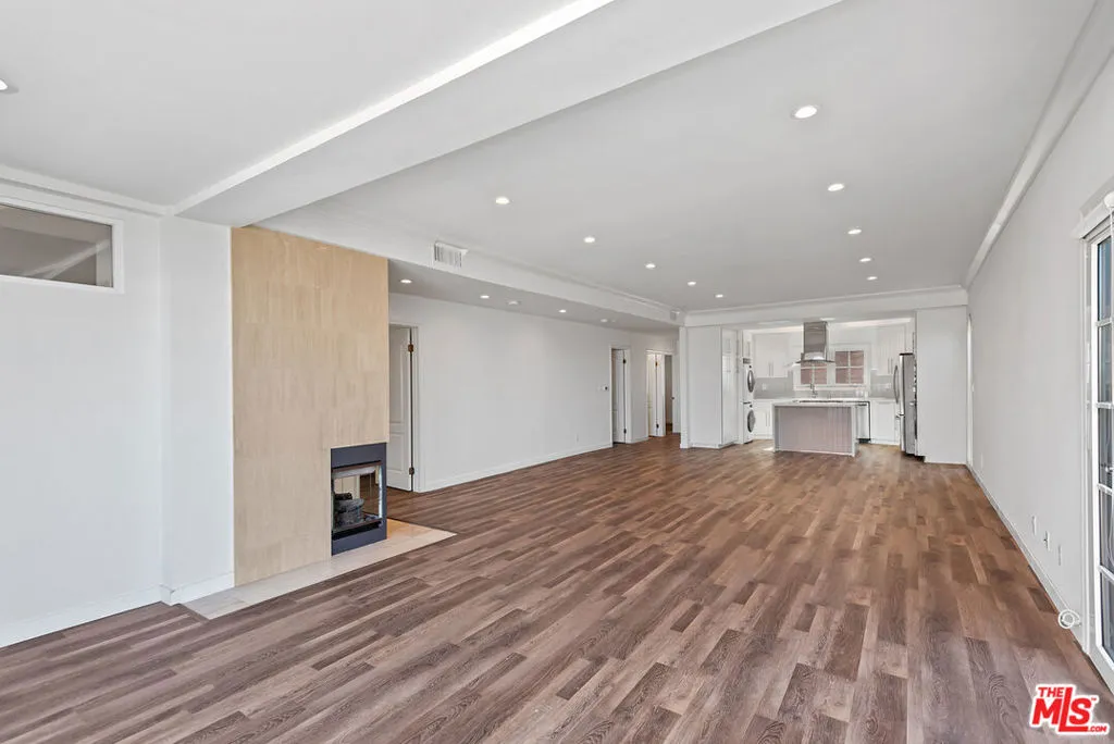 6220 Pacific Avenue 301, Playa Del Rey, California 90293 home-pic-5