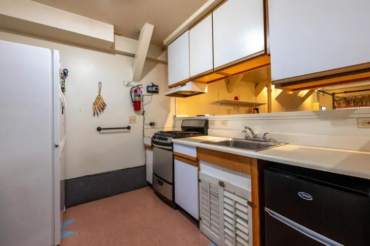 327 Madison Street, San Francisco, California 94134
