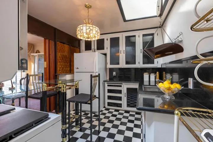 327 Madison Street, San Francisco, California 94134
