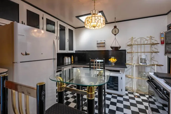 327 Madison Street, San Francisco, California 94134
